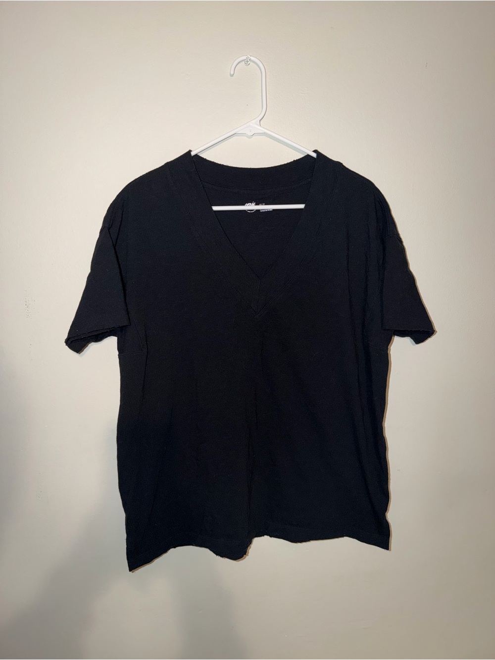 Aerie Black V-Neck Short Sleeve T-Shirt Size XS - Picture 1 of 1